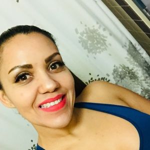 Meet your Posher, Rebeca